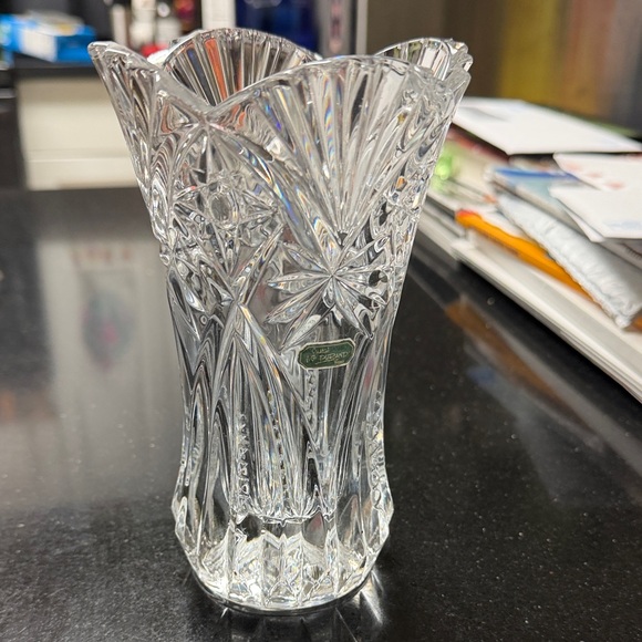 Elegant Crystal Vase